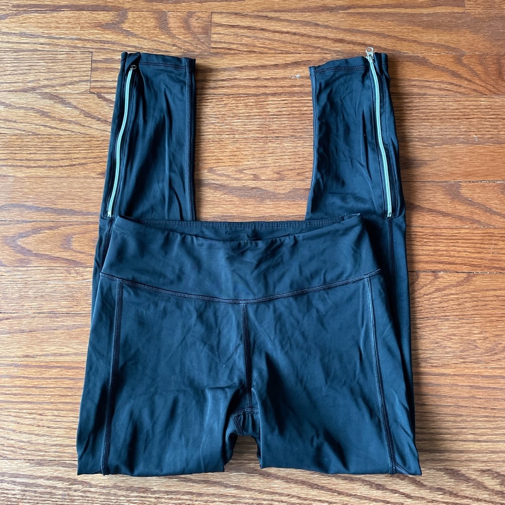 Victoria Sport zipper leg leggings/workout pants.